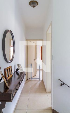 Casa à venda com 144m², 4 quartos e 2 vagasCorredor