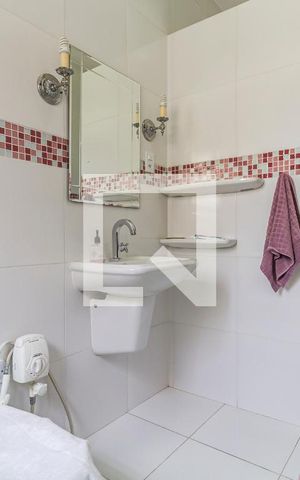 Casa à venda com 144m², 4 quartos e 2 vagasBanheiro da Suíte 1