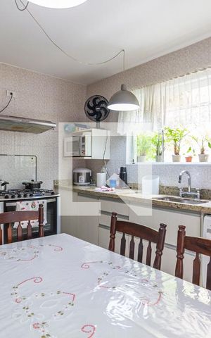 Casa à venda com 144m², 4 quartos e 2 vagasCozinha