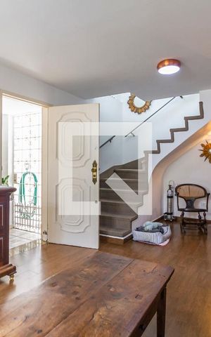 Casa à venda com 144m², 4 quartos e 2 vagasSala