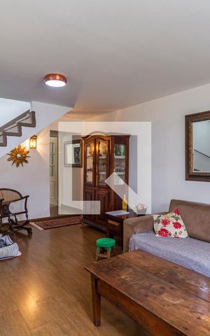 Casa à venda com 144m², 4 quartos e 2 vagasSala