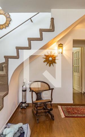 Casa à venda com 144m², 4 quartos e 2 vagasSala