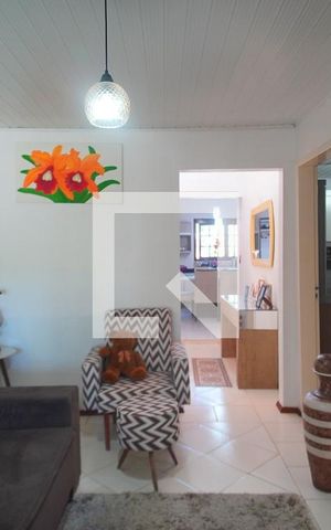 Casa à venda com 90m², 2 quartos e 3 vagas Casa à venda com 90m², 2 quartos e 3 vagasSala