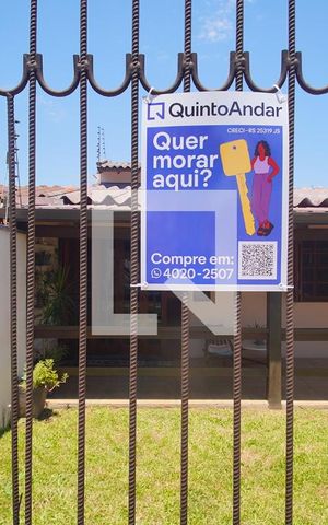 Casa à venda com 90m², 2 quartos e 3 vagas Casa à venda com 90m², 2 quartos e 3 vagasFachada