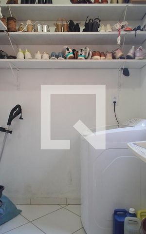 Casa à venda com 90m², 2 quartos e 3 vagas Casa à venda com 90m², 2 quartos e 3 vagasÁrea de Serviço