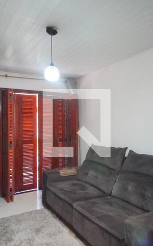 Casa à venda com 90m², 2 quartos e 3 vagas Casa à venda com 90m², 2 quartos e 3 vagasSala