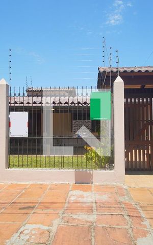 Casa à venda com 90m², 2 quartos e 3 vagas Casa à venda com 90m², 2 quartos e 3 vagasFachada