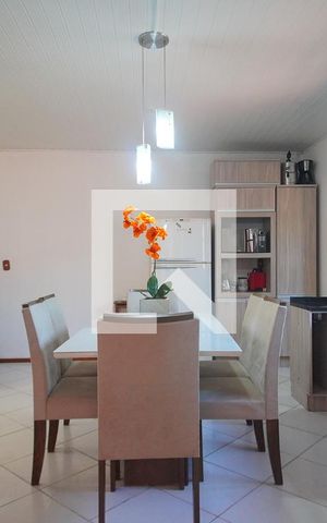 Casa à venda com 90m², 2 quartos e 3 vagas Casa à venda com 90m², 2 quartos e 3 vagasCozinha