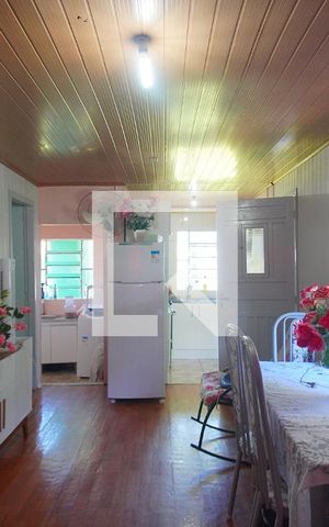 Casa à venda com 85m², 3 quartos e 2 vagas Casa à venda com 85m², 3 quartos e 2 vagasSala
