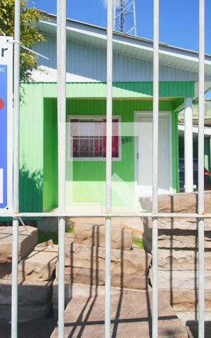 Casa à venda com 85m², 3 quartos e 2 vagas Casa à venda com 85m², 3 quartos e 2 vagasFachada