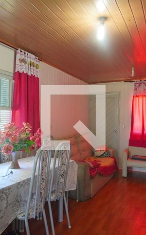 Casa à venda com 85m², 3 quartos e 2 vagas Casa à venda com 85m², 3 quartos e 2 vagasSala