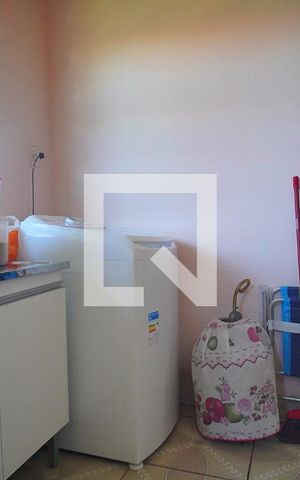 Casa à venda com 85m², 3 quartos e 2 vagas Casa à venda com 85m², 3 quartos e 2 vagasÁrea de Serviço