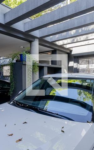 Casa à venda com 380m², 6 quartos e 4 vagas Casa à venda com 380m², 6 quartos e 4 vagasGaragem