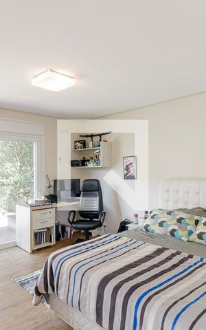 Casa à venda com 380m², 6 quartos e 4 vagas Casa à venda com 380m², 6 quartos e 4 vagasQuarto 1