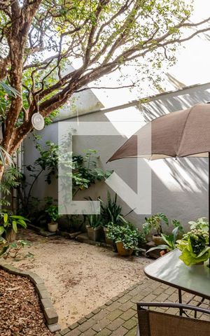 Casa à venda com 380m², 6 quartos e 4 vagas Casa à venda com 380m², 6 quartos e 4 vagasJardim 2