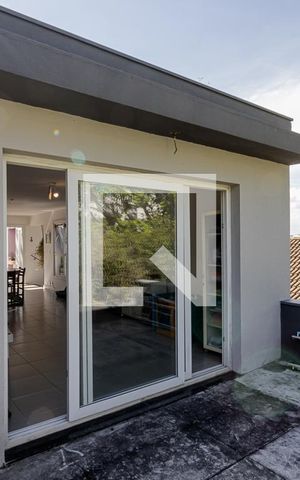 Casa à venda com 380m², 6 quartos e 4 vagas Casa à venda com 380m², 6 quartos e 4 vagasTerraço Salão