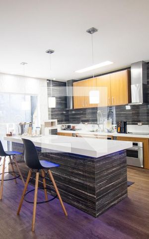 Casa de condomínio à venda com 300m², 3 quartos e 2 vagasCozinha