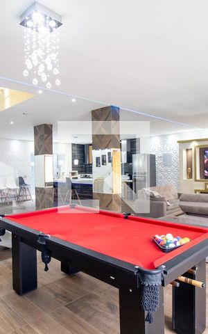 Casa de condomínio à venda com 300m², 3 quartos e 2 vagasSala