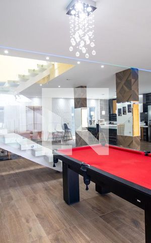 Casa de condomínio à venda com 300m², 3 quartos e 2 vagasSala
