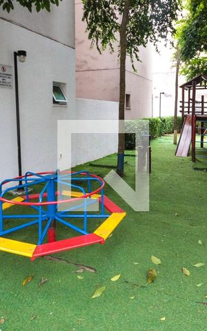 Apartamento à venda com 98m², 2 quartos e 1 vaga Apartamento à venda com 98m², 2 quartos e 1 vagaÁrea comum - Playground