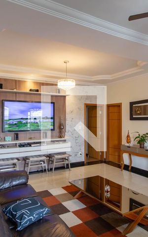 Casa à venda com 270m², 5 quartos e 5 vagas Casa à venda com 270m², 5 quartos e 5 vagasSala