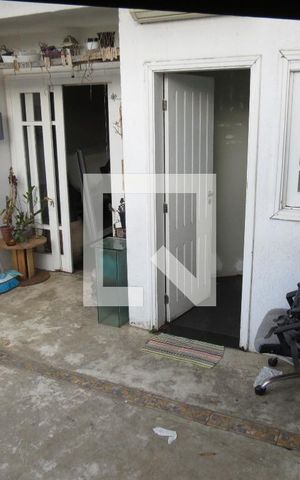 Casa de condomínio à venda com 177m², 4 quartos e 3 vagasLavanderia