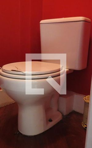Casa de condomínio à venda com 177m², 4 quartos e 3 vagasBanheiro 1 - Privada