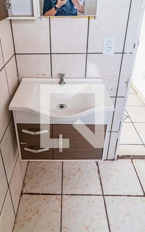Casa para alugar com 45m², 1 quarto e sem vaga Casa para alugar com 45m², 1 quarto e sem vagaBanheiro