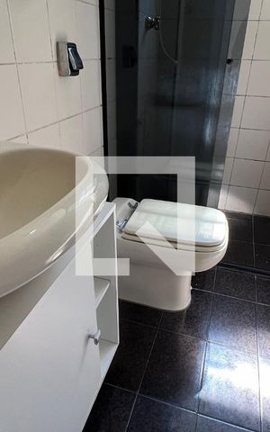 Apartamento para alugar com 50m², 2 quartos e 1 vaga Apartamento para alugar com 50m², 2 quartos e 1 vagaBanheiro
