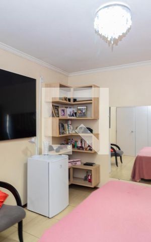 Casa à venda com 200m², 3 quartos e 2 vagasQuarto Suíte