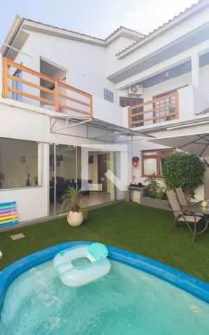 Casa à venda com 200m², 3 quartos e 2 vagasQuintal