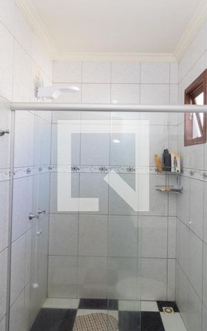 Casa à venda com 200m², 3 quartos e 2 vagasBanheiro