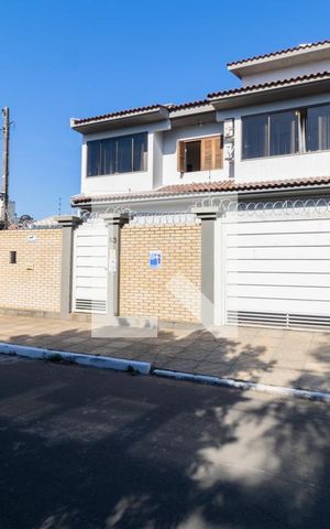 Casa à venda com 200m², 3 quartos e 2 vagasFachada