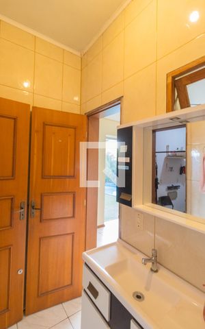Casa à venda com 200m², 3 quartos e 2 vagasBanheiro de serviço