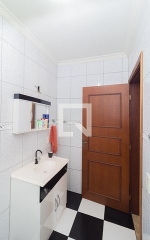 Casa à venda com 200m², 3 quartos e 2 vagasBanheiro