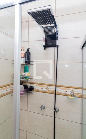 Casa à venda com 200m², 3 quartos e 2 vagasBanheiro da Suíte