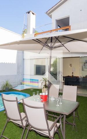 Casa à venda com 200m², 3 quartos e 2 vagasQuintal