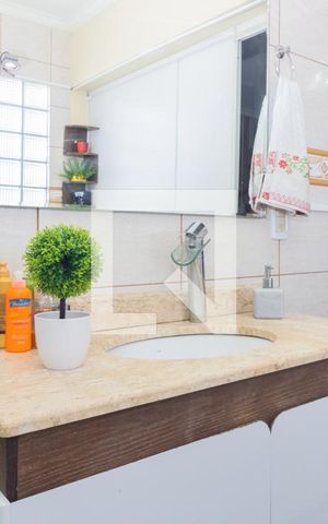 Casa à venda com 200m², 3 quartos e 2 vagasBanheiro da Suíte