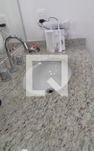 Apartamento para alugar com 65m², 2 quartos e 1 vagaPia banheiro da suíte