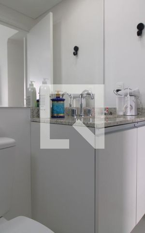 Apartamento para alugar com 65m², 2 quartos e 1 vagaBanheiro da suíte
