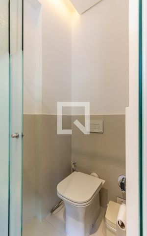 Apartamento para alugar com 131m², 3 quartos e sem vagaSuíte 1 - Banheiro