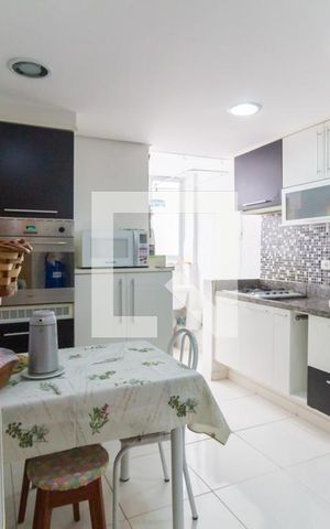 Apartamento à venda com 69m², 2 quartos e 1 vagaCozinha 