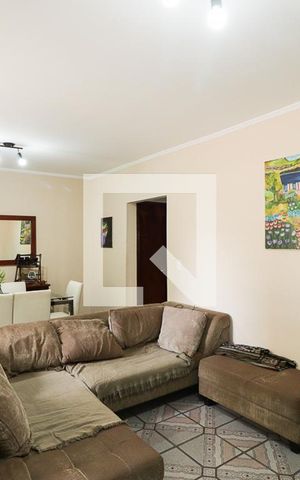 Casa à venda com 135m², 4 quartos e 3 vagasSala