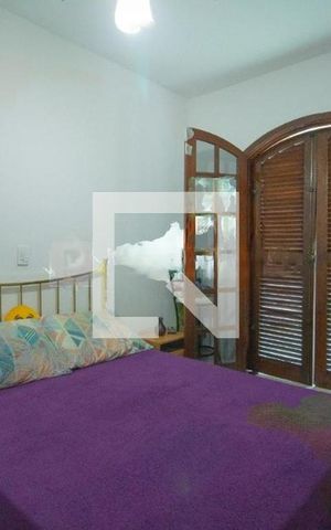 Casa à venda com 137m², 4 quartos e 2 vagas