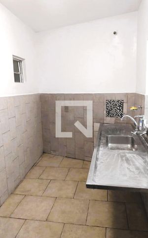 Casa para alugar com 180m², 2 quartos e 1 vaga Casa para alugar com 180m², 2 quartos e 1 vagaCozinha da casa 1
