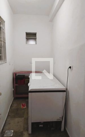 Casa para alugar com 180m², 2 quartos e 1 vaga Casa para alugar com 180m², 2 quartos e 1 vagaQuartinho / Depósito