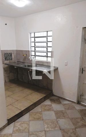 Casa para alugar com 180m², 2 quartos e 1 vaga Casa para alugar com 180m², 2 quartos e 1 vagaCozinha casa 1