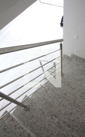 Casa à venda com 90m², 3 quartos e 2 vagasCorredor