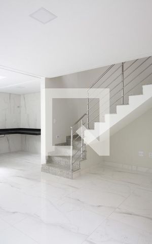 Casa à venda com 90m², 3 quartos e 2 vagasSala