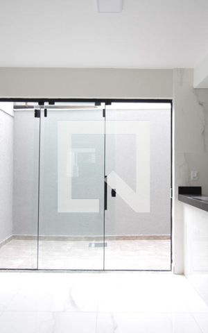 Casa à venda com 90m², 3 quartos e 2 vagasSala